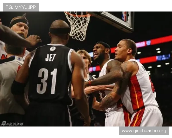 斗球直播篮球回放高清无插件，轻松回放每一场精彩激烈的篮球比赛